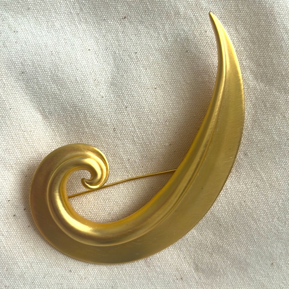 Vintage 80’s brooch